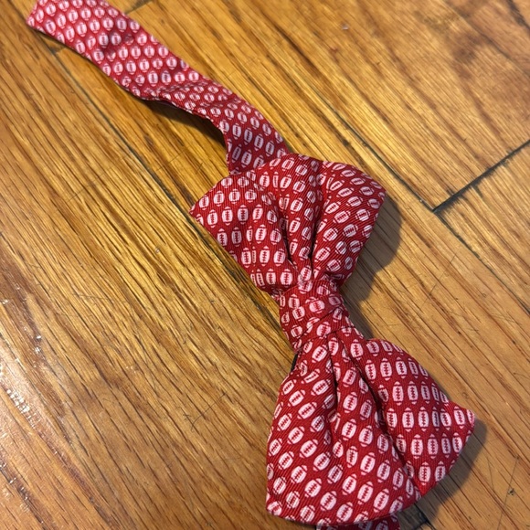 Vineyard Vines Bow tie, boys, red, football pattern - Picture 3 of 6